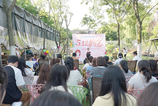 【感恩有你，白衣天使在行動】昨日，成都神康癲癇醫院開展國際護士節戶外團建