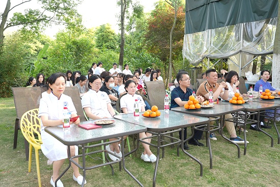 【感恩有你，白衣天使在行動】昨日，成都神康癲癇醫院開展國際護士節戶外團建